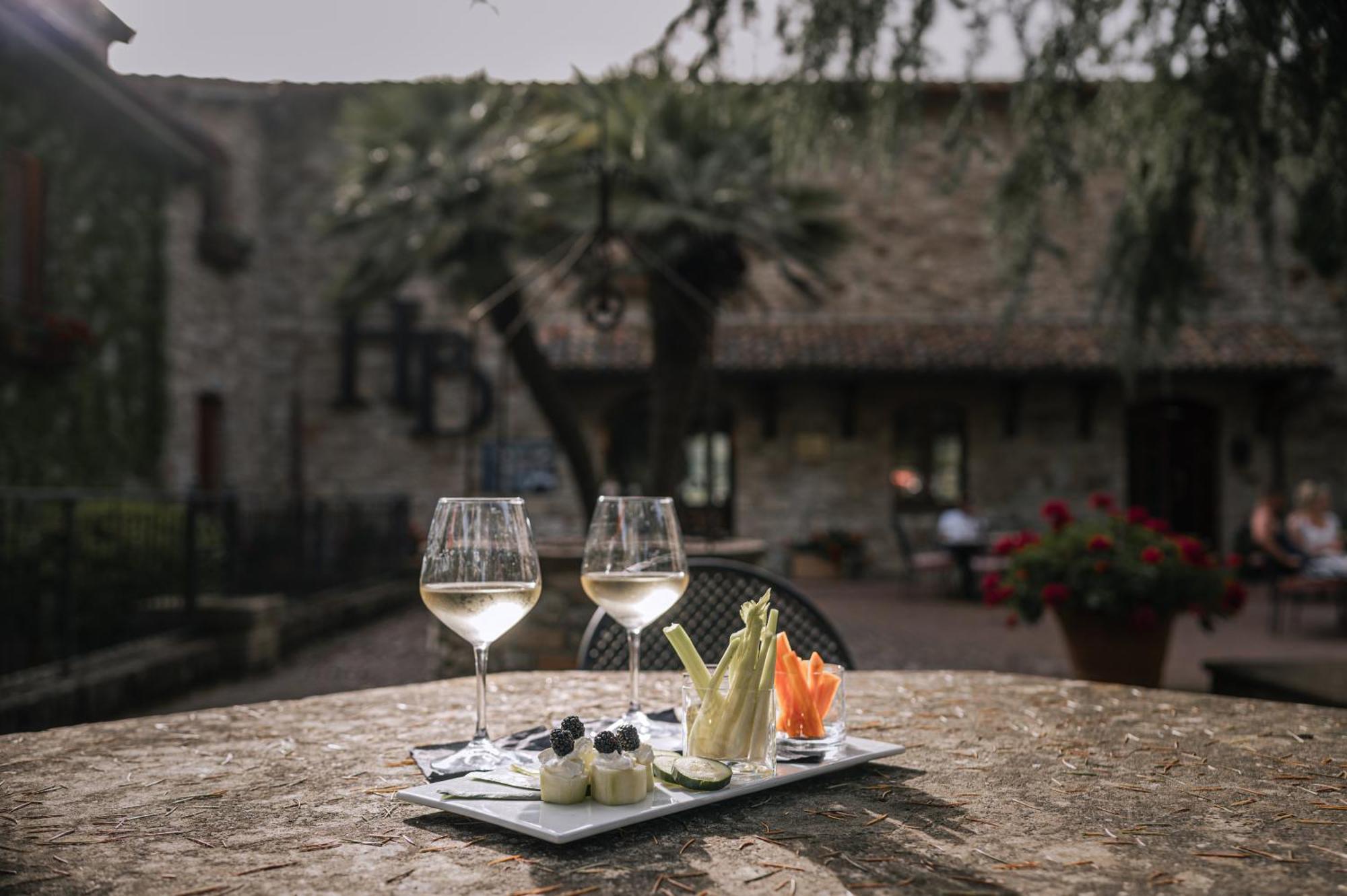 Hotel Bramante Тоди Экстерьер фото