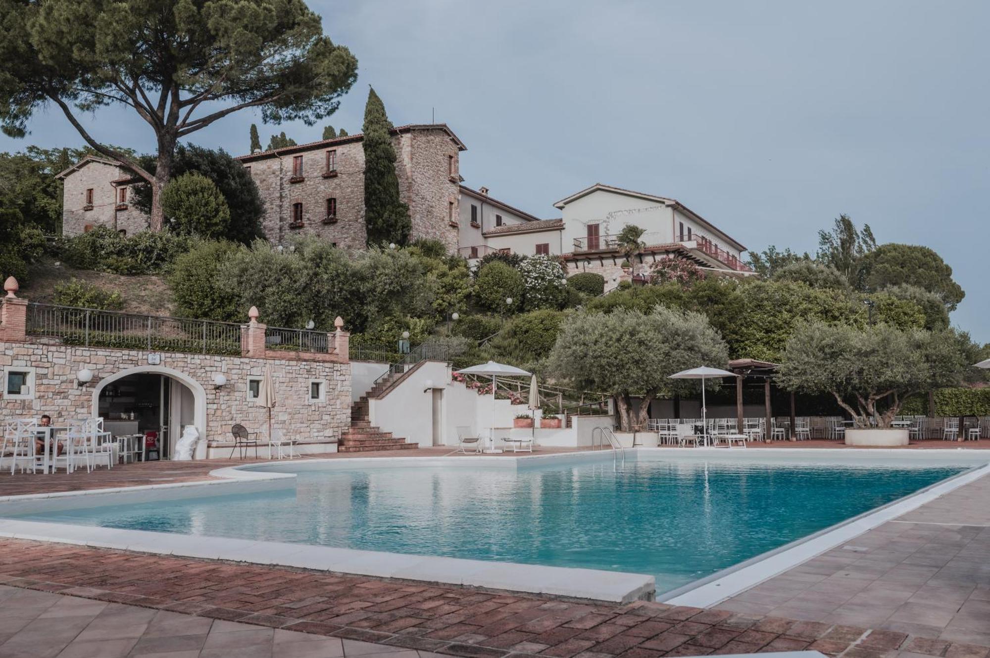 Hotel Bramante Тоди Экстерьер фото