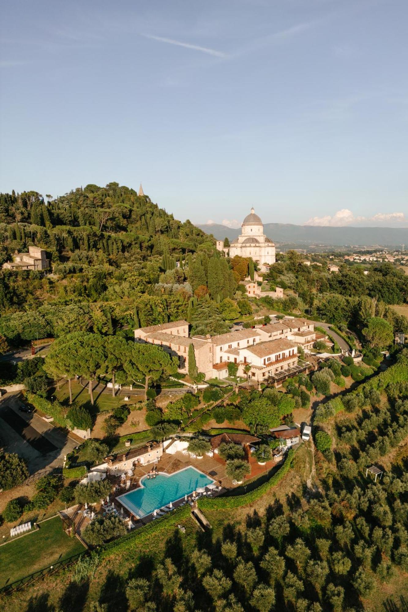 Hotel Bramante Тоди Экстерьер фото